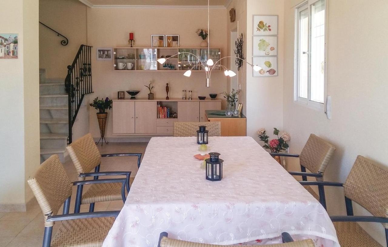 Cozy Home In Orihuela Costa With Kitchen Dehesa de Campoamor  Экстерьер фото